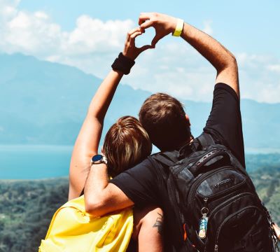 couple on a tour